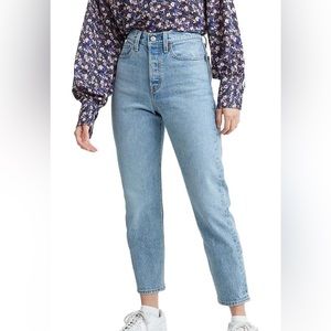 Levi Wedgie Light Wash | Size 32